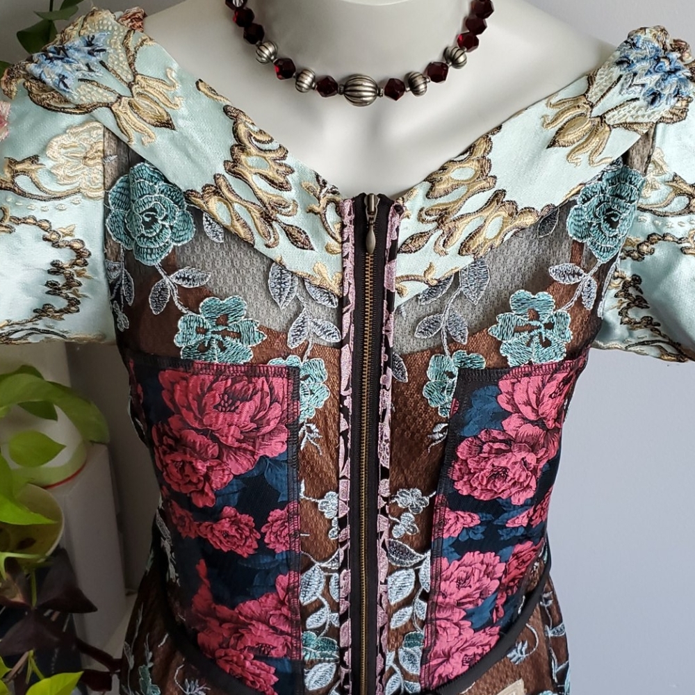 💥SOLD* Anthropologie sheath dress 8P - Picture 4 of 16